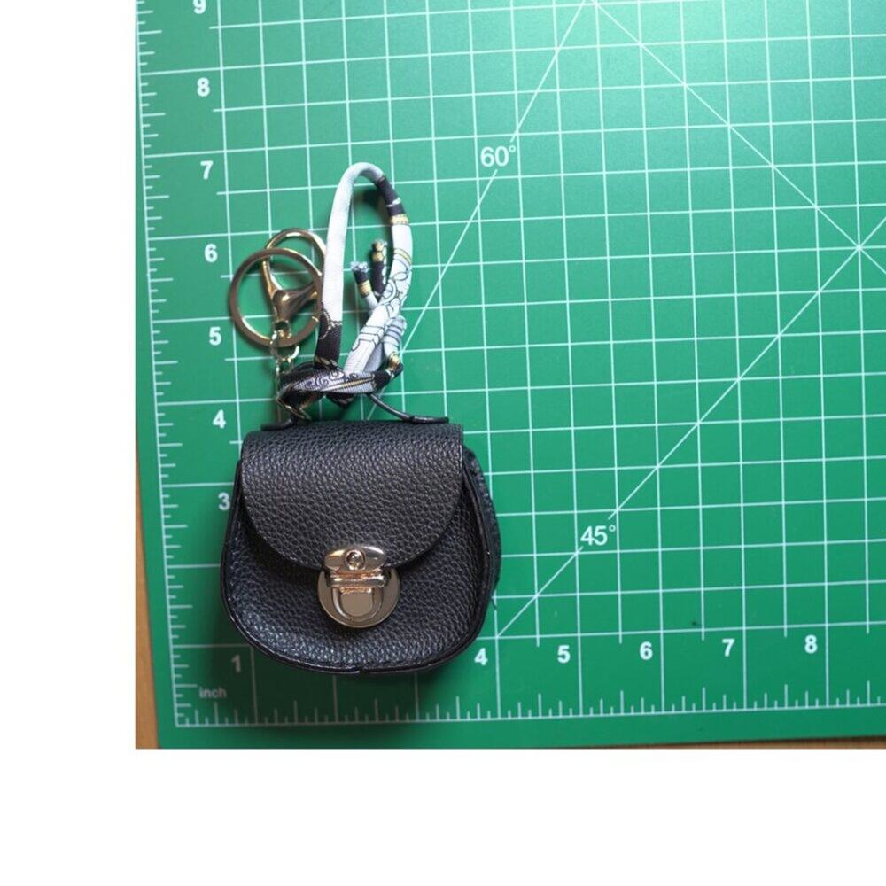 Bag Keychain Bag Charm Change Pouch Coin Push Lock Clasp Black Goth Romance - Picture 6 of 10